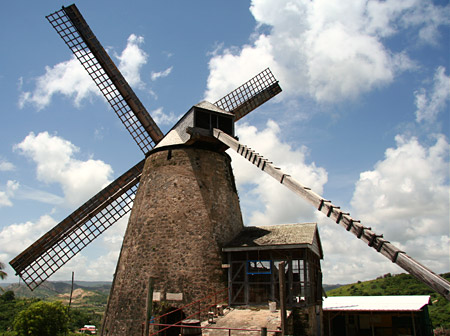 Die Morgan Lewins-Windmhle im Inselbezirk St. Andrew  Rainer Heubeck
