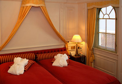 Eine angenehme Ruhe ist garantiert im Doppelbett mit Ausblick