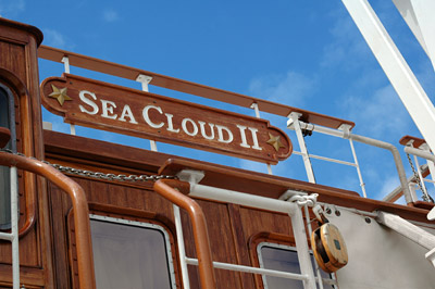 Auch die rustikale Optik mit viel Holz verleiht der Sea Cloud II ein nostalgisches Flair