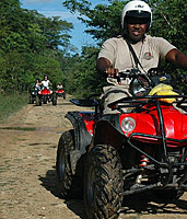 Belize: Abenteuer auf einem Quadro Crusador 150  N.Bruhn/CariLat
