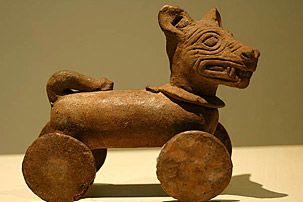 Hund auf Rdern, Fund aus Cihuatn   N.Bruhn/CariLat
