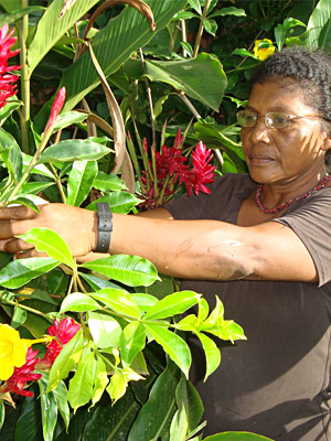 Las Marias: Doa Justa, Chefin der gleichnamigen Pension, ist stolz auf ihren Garten