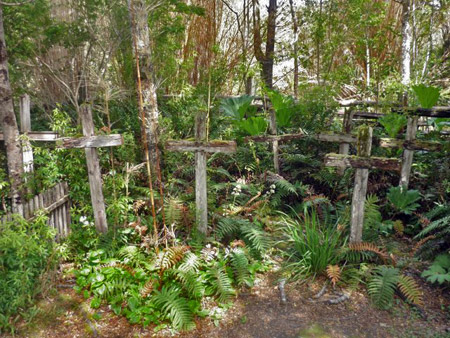 Namenlose Grabsttten auf der Isla de los Muertos  Encargada Unidad Turismo - www.visitetortel.cl